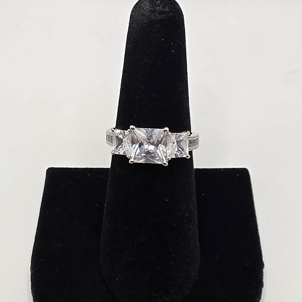 Vintage Art Deco Style 3 Simulated Diamond Gemstones Sterling Ring - Size 7